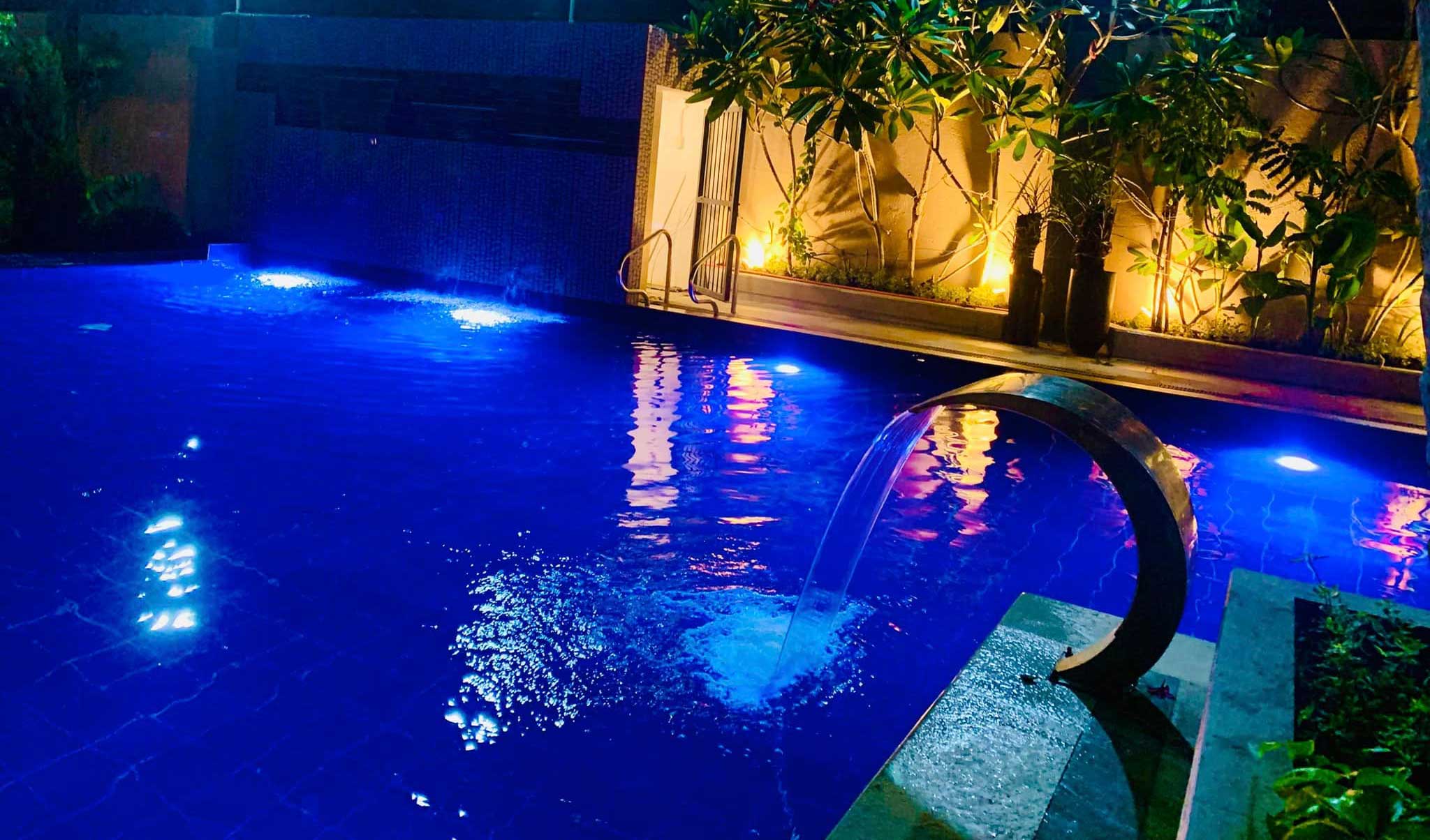 đèn led bể bơi thông minh