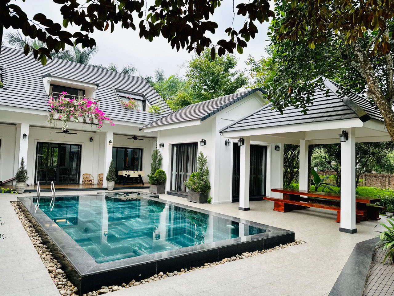 Vận Hành Bể Bơi Cao Cấp