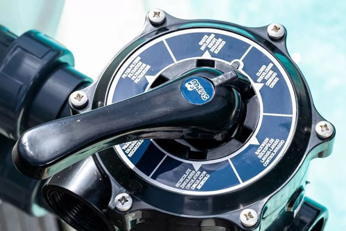 van bình lọc bể bơi tự động