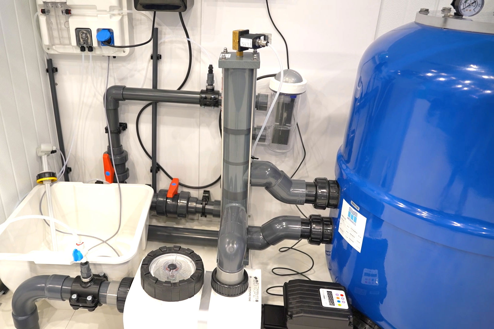 phòng máy bể bơi