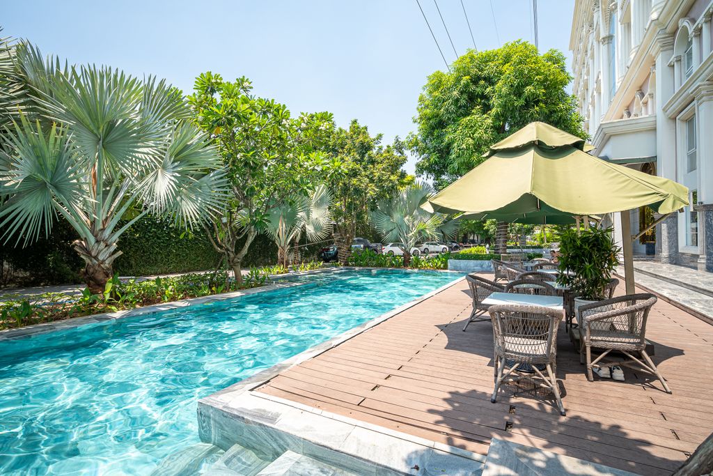 thiết kế bể bơi cao cấp