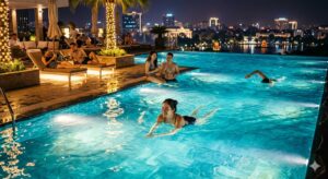 Hệ thống đèn bể bơi ảnh hưởng đến trải nghiệm người bơi ban đêm