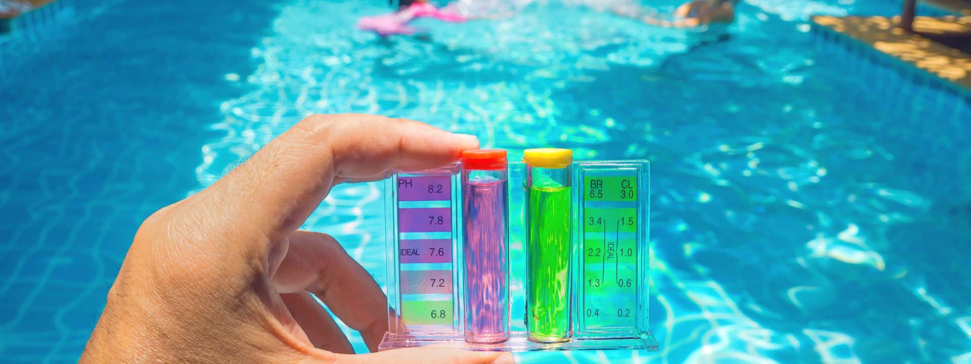 kiểm tra pH nước bể bơi