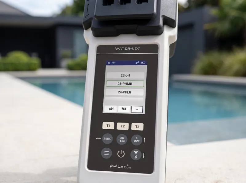 thiết bị PoolLab 2.0 cho hồ bơi chuyên nghiệp